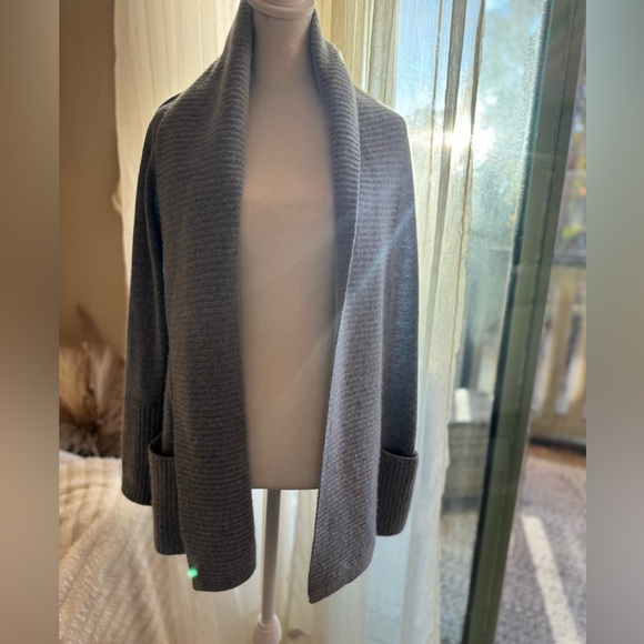 2 for 1 Cashmere Saks Cardigans - pink and blue - Picture 8 of 10